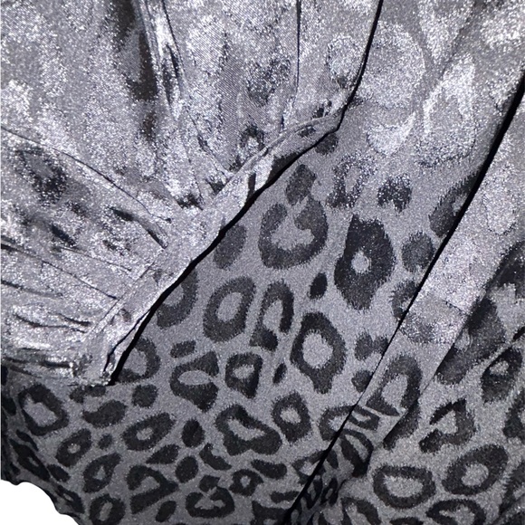 Umgee XL Dress (Shiny Leopard print) - Picture 4 of 4